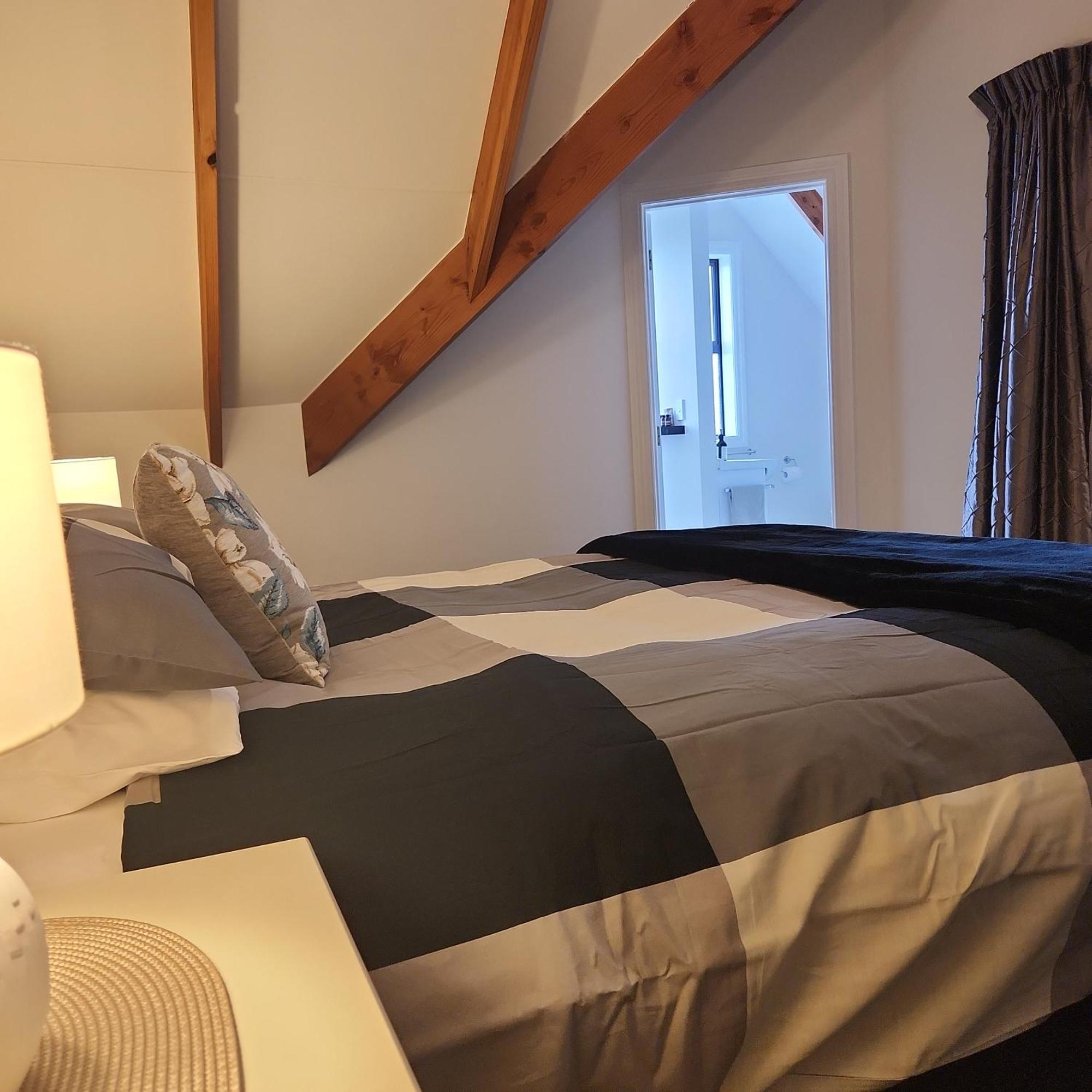 Westholm Bed & Breakfast Harihari